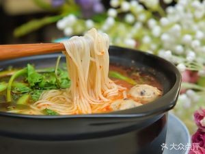 Weiyixian Crossing Bridge Rice Noodles (Zhuhai Specialty Street Branch)