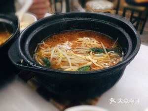 Qin's Crossing Bridge Rice Noodles (TaiDong Third Road)