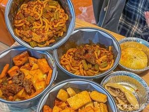 Hua Xiaoxiao Xinjiang Fried Rice Noodles (TaiDong Street Commercial Store)