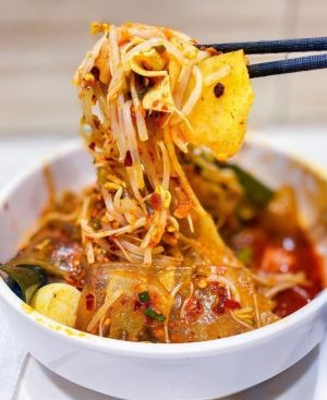Shu Le Yuan Spicy Hot Pot (Tai Dong Pedestrian Street Store)