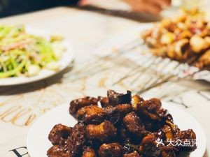 One Two Pub (Yu Huan Road Branch)