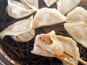 Fahong Beef Soup Dumplings