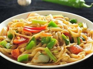 Oriental Palace Chinese Lanzhou Beef Noodles (Clothing Market Store)