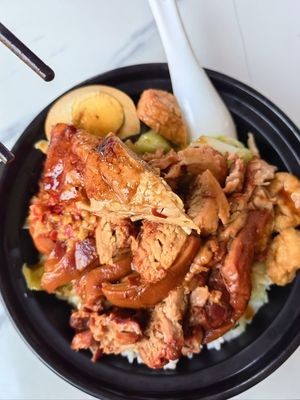 Longjiang Pork Elbow Rice (Shandong University Innovation and Entrepreneurship Store)