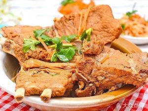 Jinji Barbecue Ribs Rice Yellow Braised Chicken