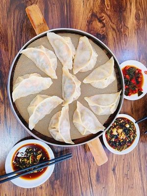 Xiao Hong Fang Beef Soup Dumplings (No. 10 Jingzhou Road Courtyard Branch)