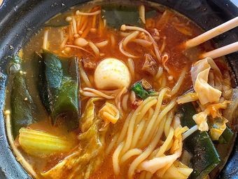 Han Xiaoyang Old Jinan Hot Pot Korean Noodles