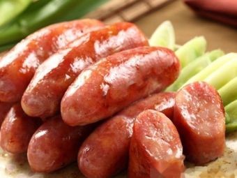 Craftsmanship Master Handmade Hot Dogs