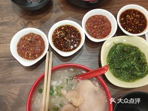 Auntie Feng's Mother's Pig Trotters (Jinxiu City Branch)