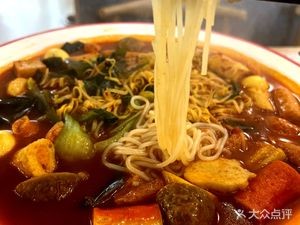 Hi Xiaosen Xuzhou Rice Noodles, Korean-style Noodles, and Fried Skewers