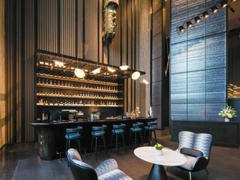 Qingdao Jinmao Waldorf Astoria Hotel - R Bar Lobby Lounge
