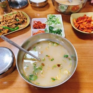 Korean-style Soup Restaurant (Zhongye Shengqiaowei Branch)