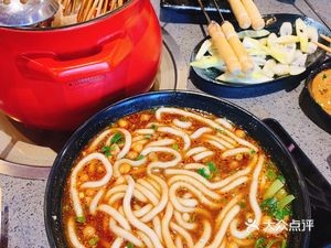 Zhang's Little Earth Hut · Hot Pot with毛肚 (Shijianli Store)