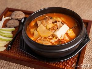 Yinghua Eel Soup, Grilled Meat, and Stir-Fried Dishes (Taoyuanju Branch)