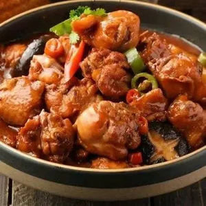 Longlong Hundred-Year Roast Meat, Braised Chicken with Yellow Sauce, Original Beef Stew