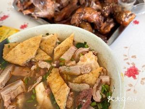 Old Beijing Braised Pork with Steamed Bun