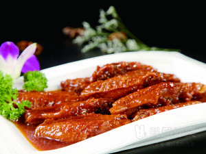 Qingzi Xia Chu Tu Cai Guan