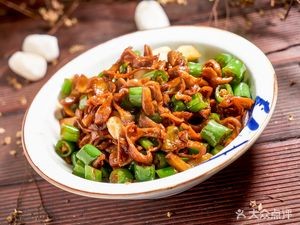 Live Fish Village Home-style Cuisine (Xian Dong Xiang Branch)