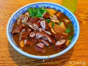 Xiao Yu's Old Beijing Braised Pork and Steamed Bread