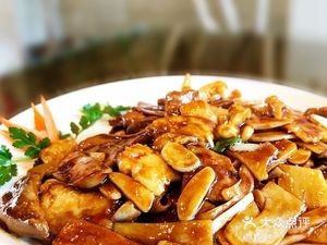 Yan Family Cuisine (Daming Lake Branch)