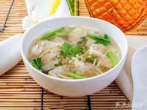 Sour and Spicy Noodles with Rice Vermicelli