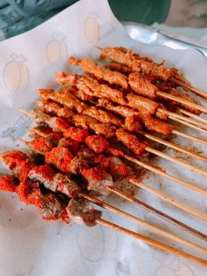 Lao Yibai Fried Lamb Skewers