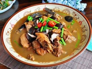 Linyi Xiao Hutong Stir-Fried Chicken (Jing San Road Branch)