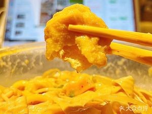 Nian Hu Lu Northeast Clay Pot Noodles (Shounuo City Light Branch)