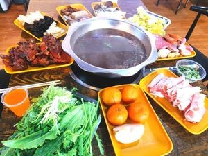 Xiang Yi De自助 Large Bone Hotpot