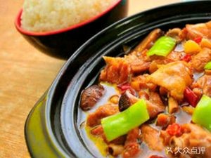 Qian Bai Wei Red Braised Chicken Rice