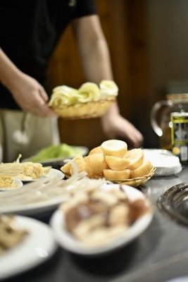 Old Wolf Eat Chicken (Taicang Branch)