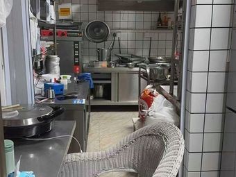 Qin Shengxing Lamb and Beef Noodle Soup with Stir-fried Dishes