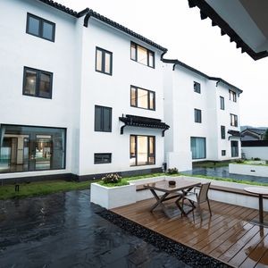 Xixian Xiang · No.6 Lake View Restaurant