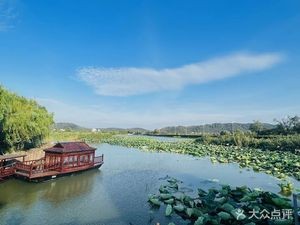 Mountain and Island Hideaway · Lakeside Restaurant (Taihu Branch)