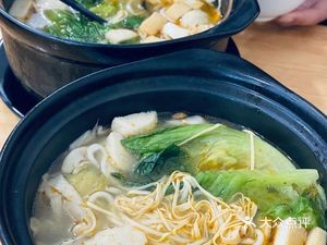 Bajiaoting Yunnan Crossing Rice Noodles (Lousong Branch)