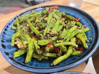 Yijia Northeast Cuisine (Huajiao Branch)