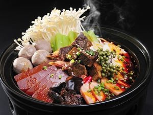 Fragrance Pavilion Crossing Rice Noodles Spicy Hot Pot (Yongxin Garden Store)