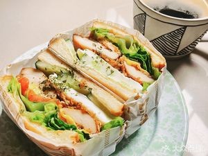 Houzhi HUGE Sandwich