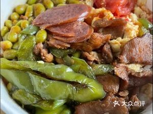Mi Xiao Wan · Signature Dish: Stir-Fried Yellow Beef (Hengyi Plaza Store)