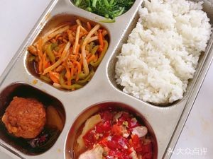 Braised Beef Noodles (Ruijing Building Branch)