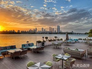 No. 17 Mansion · Lakeside Restaurant (Ligongdi Branch)