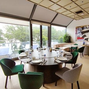 Tongyuan Fang · Li Gong Ti Store