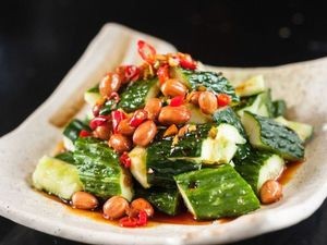 Lu Xiang Ge Cooked Food (E-Times Shopping Plaza Store)