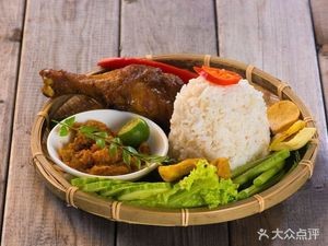 Qianlixin Wonton King (Hua Ji Road Branch)