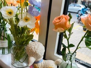 MORE Cafe Cake Coffee