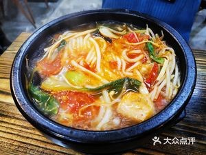 Fu Jie Crossing-the-Bridge Rice Noodles (Yuehe South Road Branch)