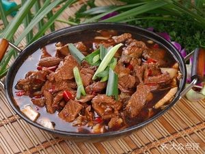 Quan Ling Nong Jia Le Restaurant (Cang Shu Bookstore)