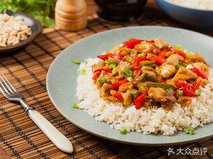 Hongruixing Noodle Shop (Hongqiao Road Branch)