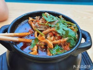 Yulongji Clay Pot Rice Noodles (First Middle School Store)