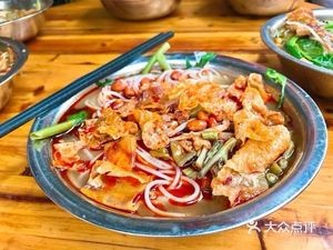 Rong Liu Da Tie Niu Luosifen (Wanda Golden Street Branch)